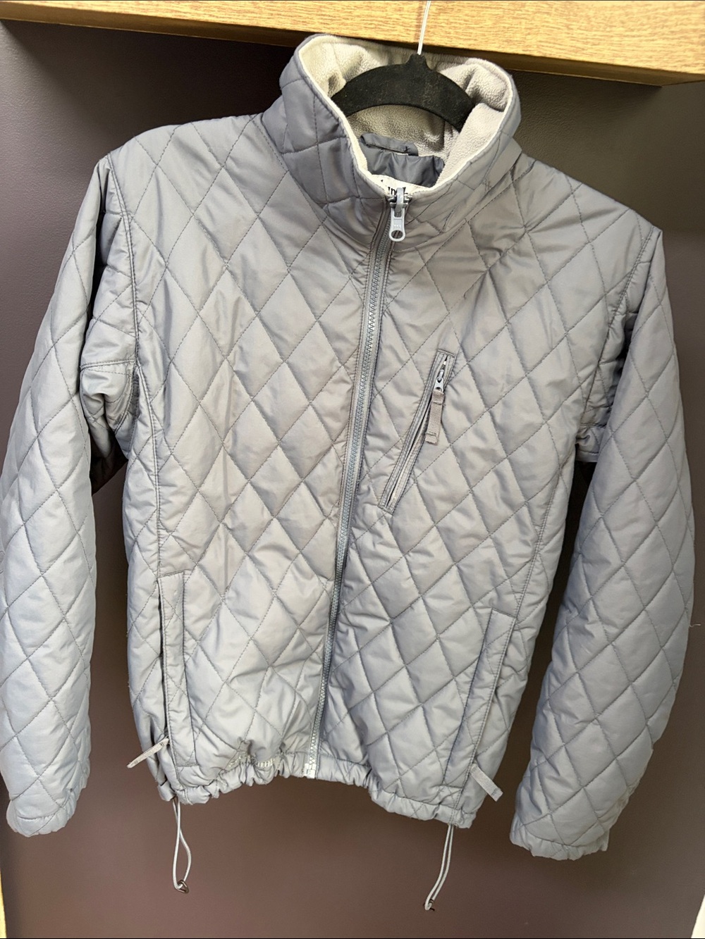 Columbia Light Gray Women’s Quilted Puffer Jacket!! EUC